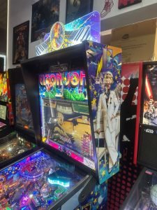 JJP Elton John Platinum Edition Pinball Machine for sale ()