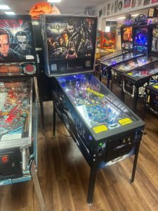 Stern Pinball Batman The Dark Knight Pinball Machine for sale ()