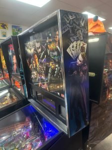 Stern Pinball Batman The Dark Knight Pinball Machine for sale ()