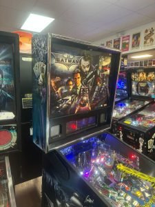 Stern Pinball Batman The Dark Knight Pinball Machine for sale ()