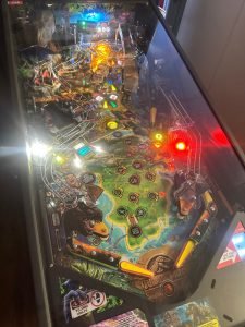 Stern Pinball Jurassic Park Premium Pinball Machine for sale ()