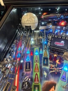 Stern Pinball Star Wars Premium Pinball Machine for sale ()