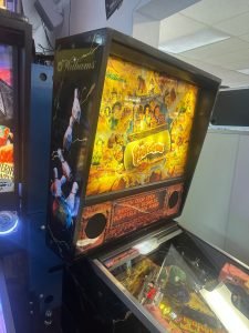 Williams The Flintstones Pinball Machine for sale ()